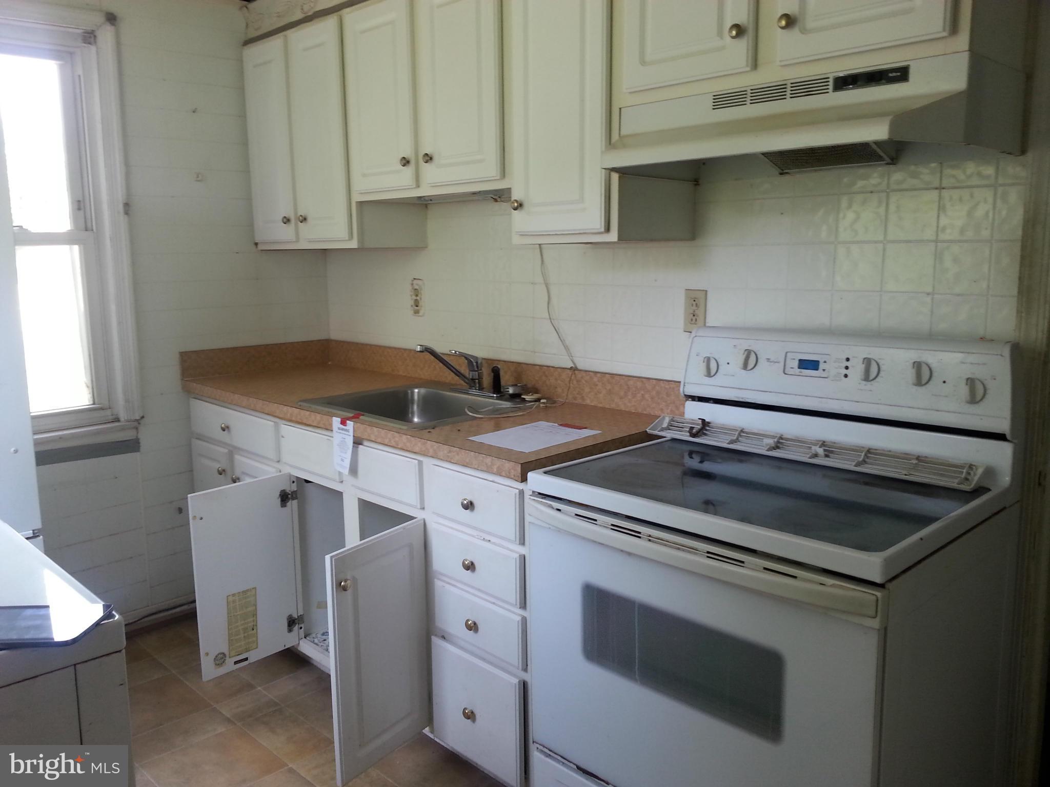 312 Sollers Point Road Baltimore, MD 21222 - Photo 11 of 21 Kitchen