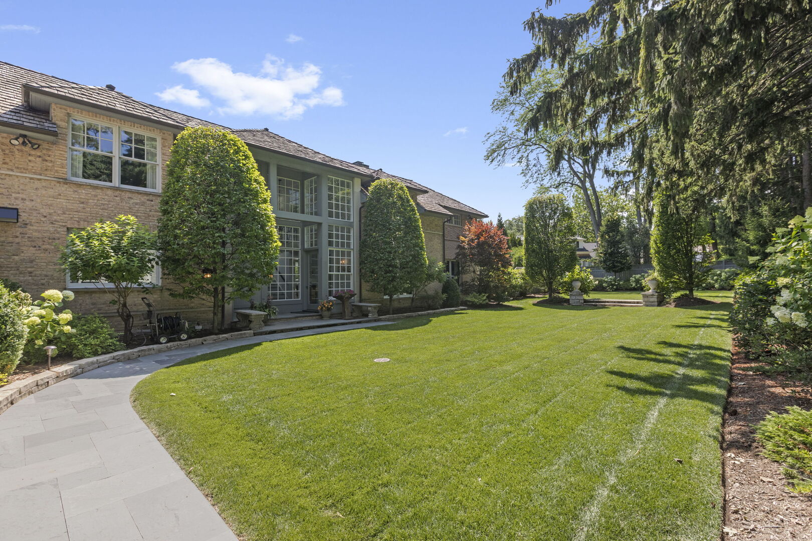 1177 Edgewood Road Lake Forest, IL 60045 - Photo 3 of 54 Gallery Image 3