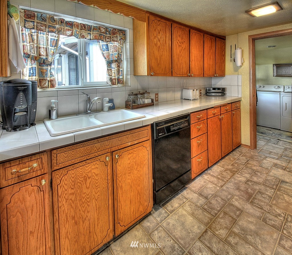 1542 South Wilton Road Tacoma, WA 98466 - Photo 4 of 15