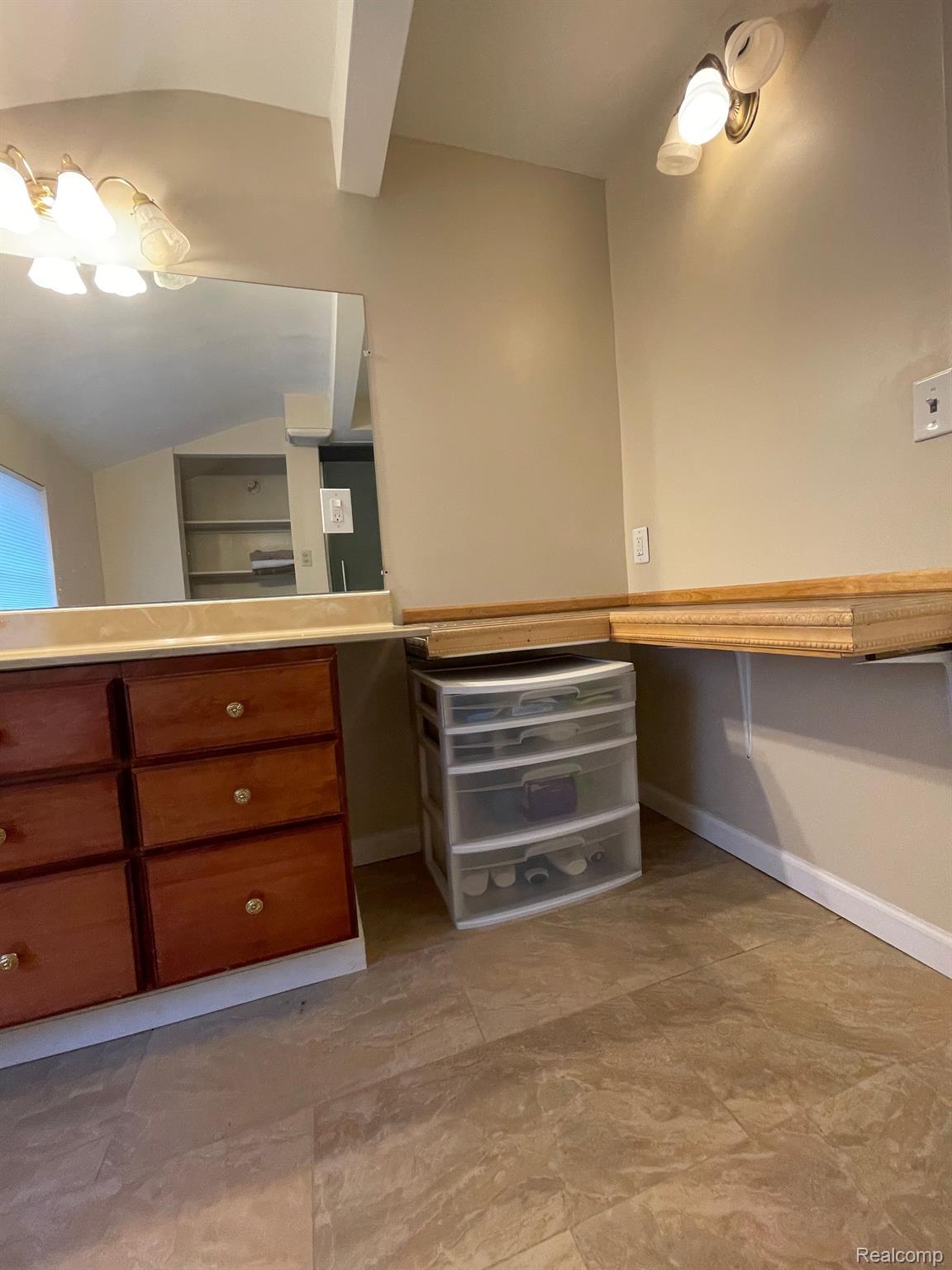 8561 Harding Street Center Line, MI 48015 - Photo 22 of 29 Gallery Image 22