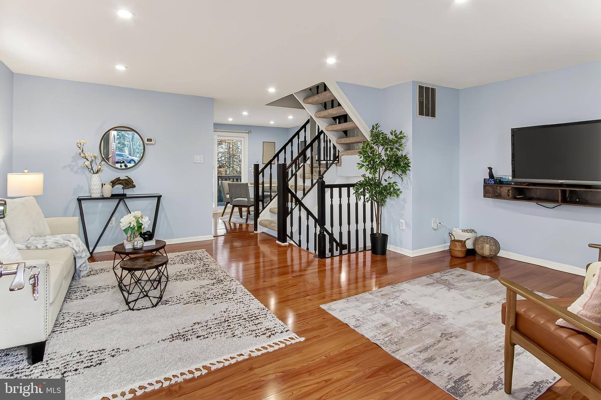 14578 Olde Kent Road Centreville, VA 20120 - Photo 3 of 42