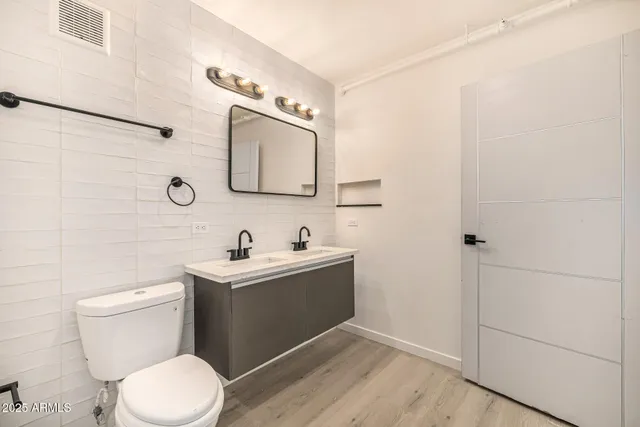 $1,399 | 5306 East Polk Street, Unit 307, Phoenix, AZ 85008