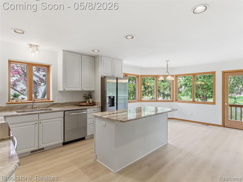 6512 White Lake Road Clarkston, MI 48346 - Photo 19 of 69