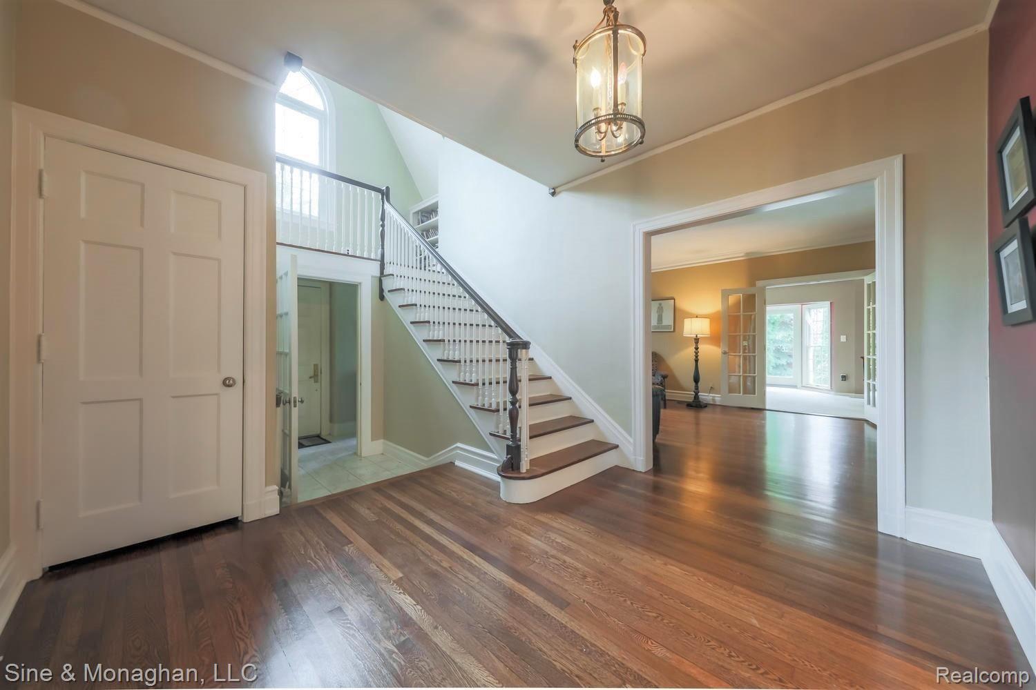 36 Colonial Rd FOYER THROUGH TO LIBRARY BAY.jpg