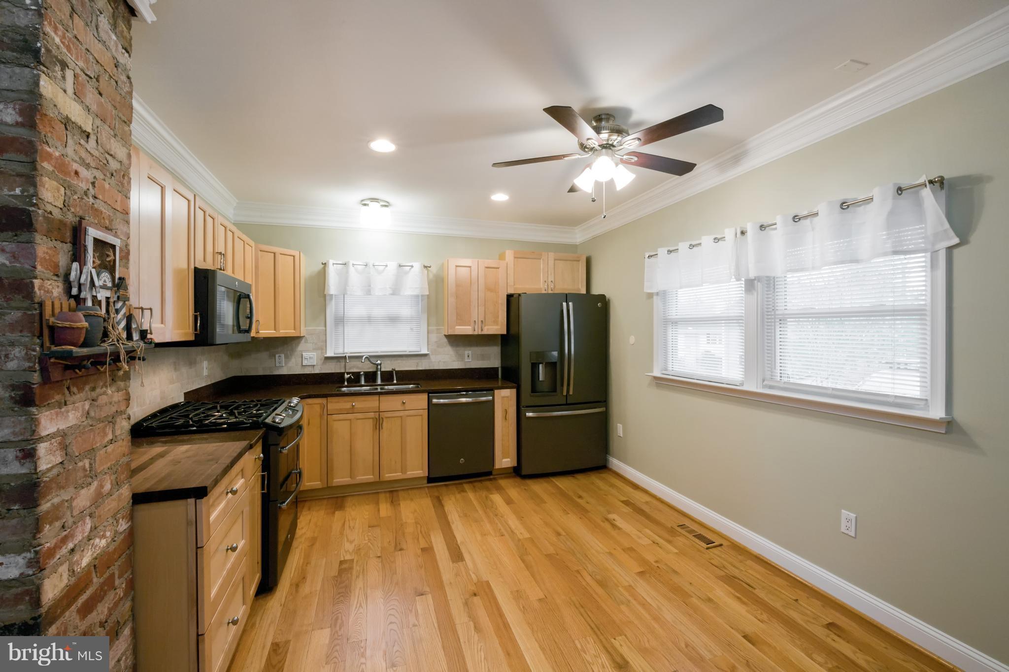 1702 Oldtown Road Edgewater, MD 21037 - Photo 10 of 30 Kitchen
