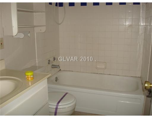 5725 Smoke Ranch Road Las Vegas, NV 89108 - Photo 8 of 10 Other. Full Bathroom