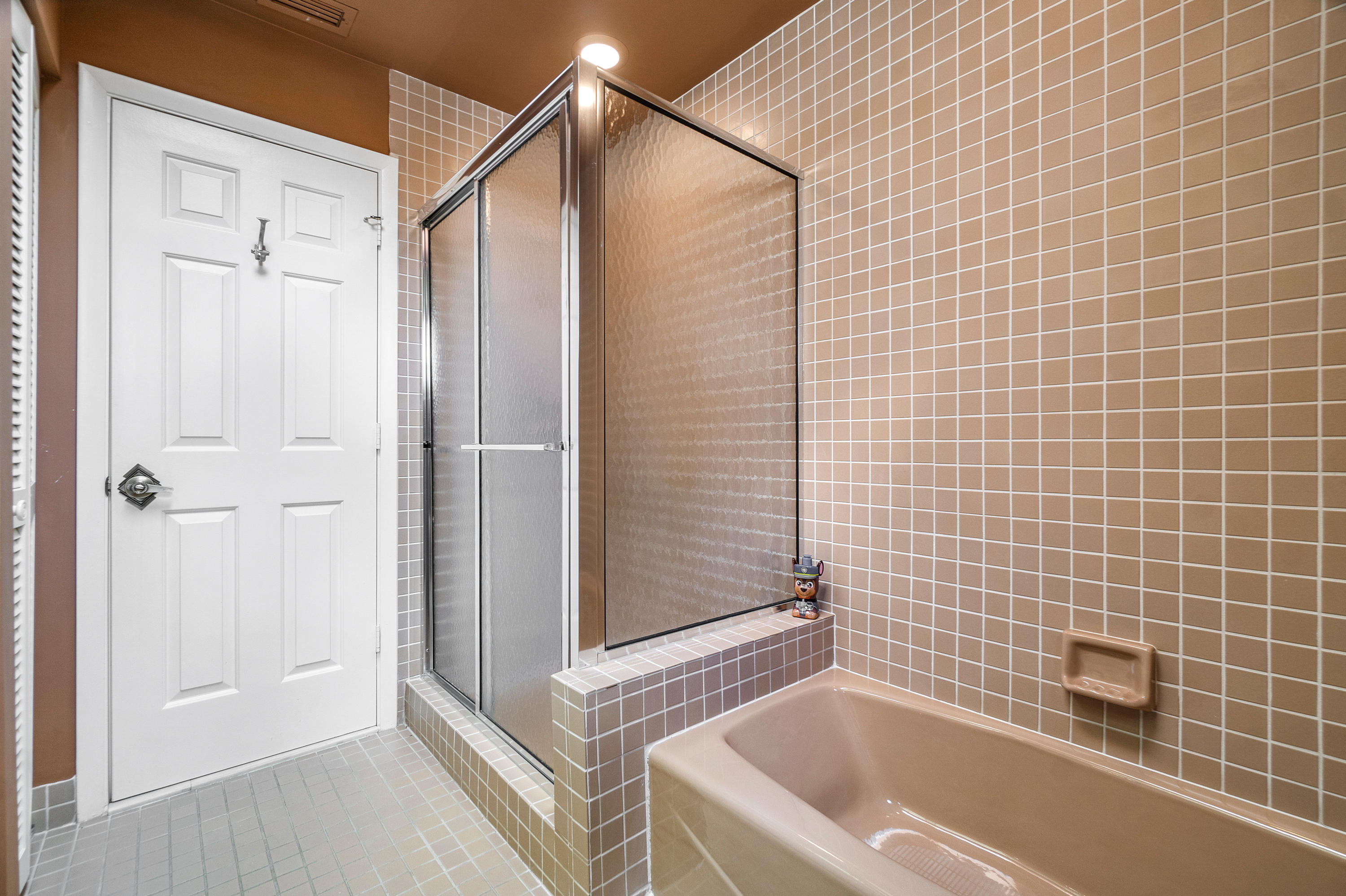 22604 Caravelle Circle Boca Raton, FL 33433 - Photo 23 of 43 GUEST BATHROOM