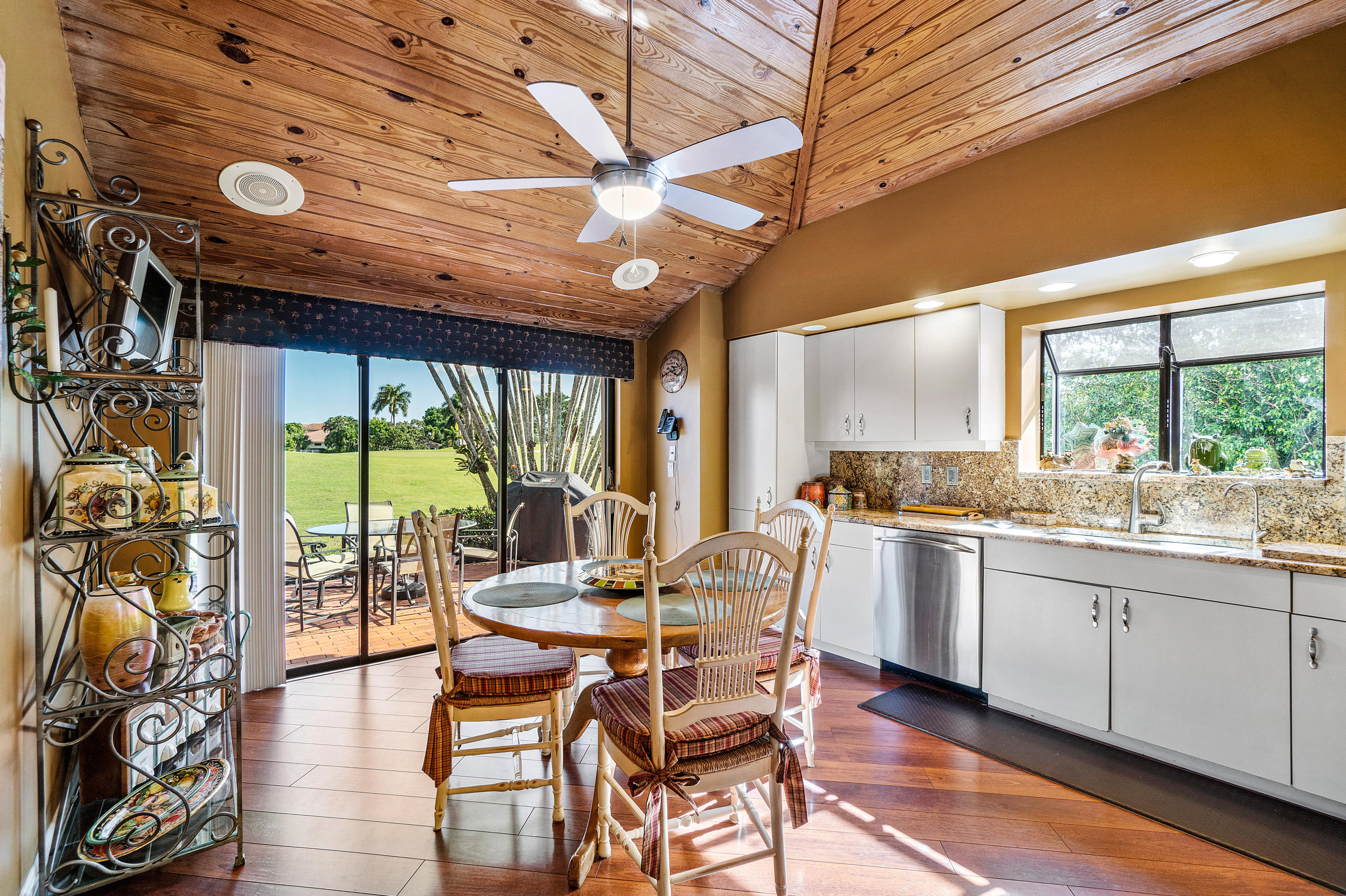 22604 Caravelle Circle Boca Raton, FL 33433 - Photo 10 of 43 KITCHEN