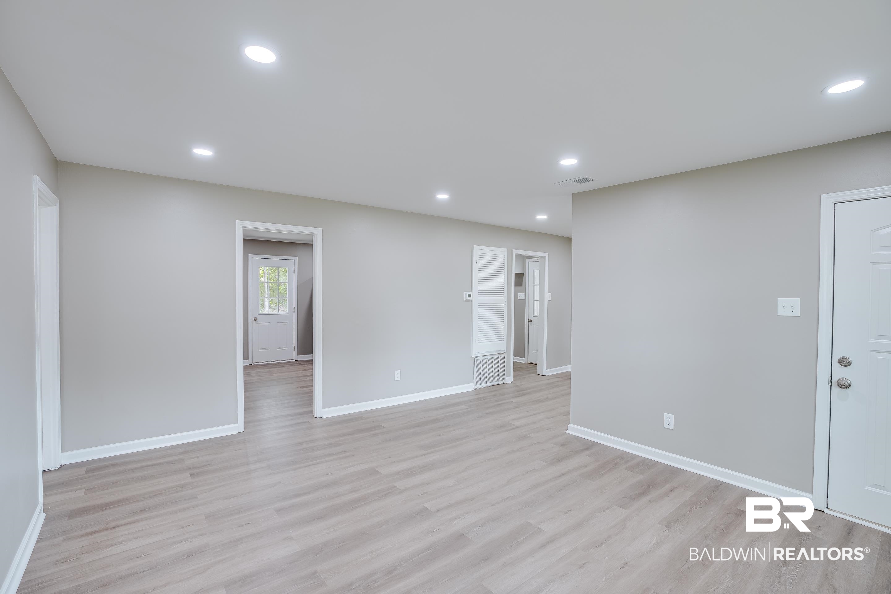 428 Scott Drive Saraland, AL 36571 - Photo 4 of 33