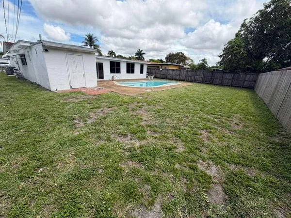 $4,200 | 5416 Jefferson Street, Hollywood, FL 33021