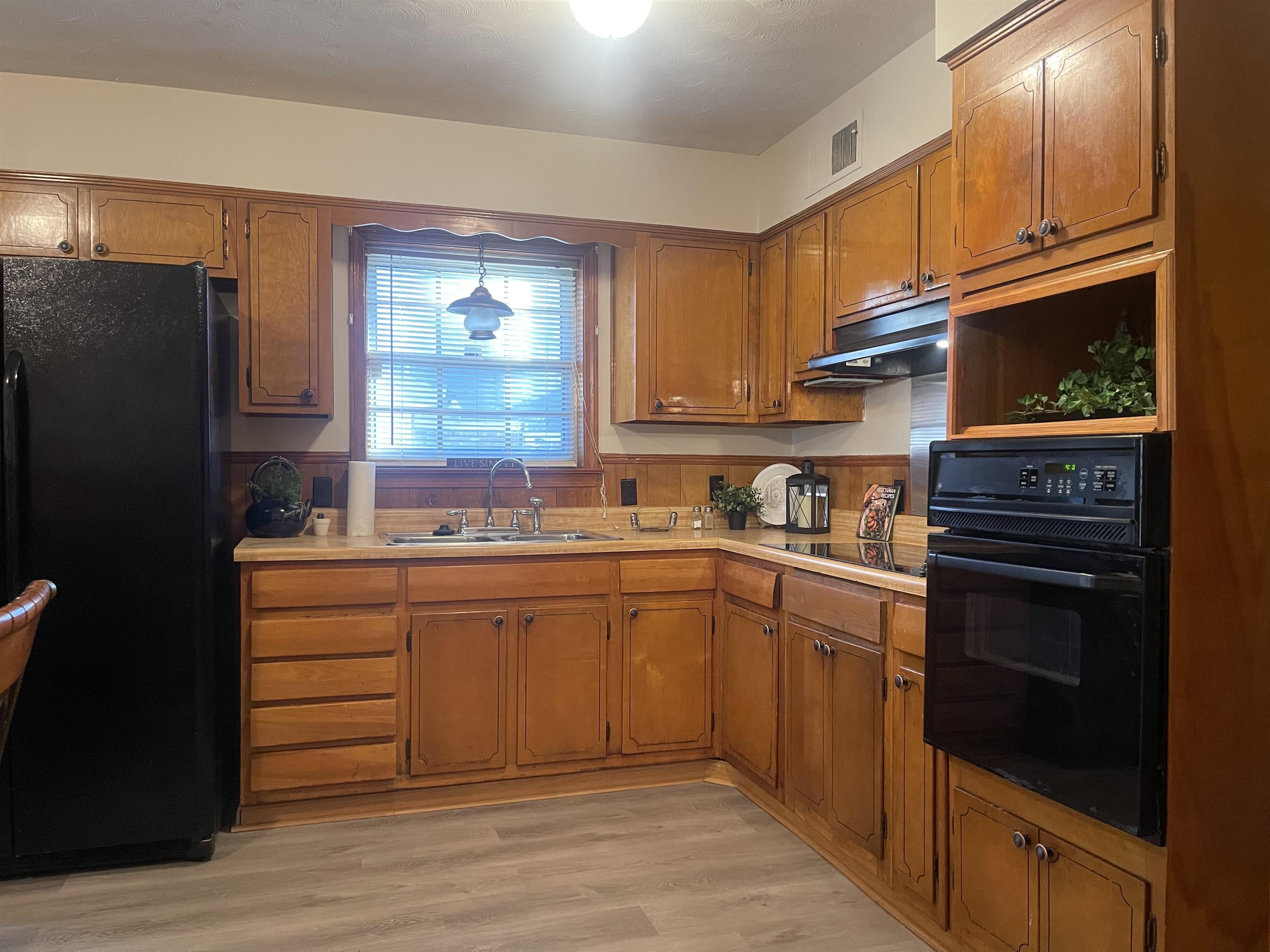 1915 Victoria Road Memphis, TN 38116 - Photo 5 of 23 Gallery Image 5