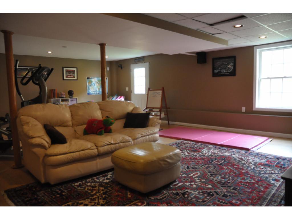 10 Beacon Hill Road Hooksett, NH 03106 - Photo 17 of 23