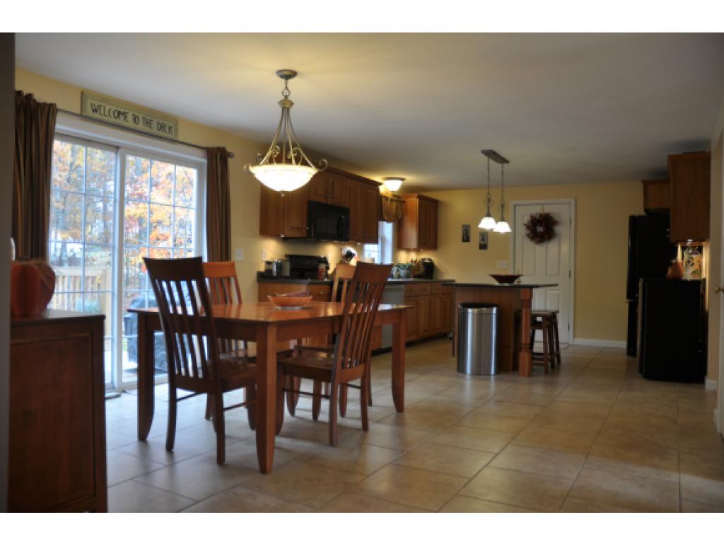 10 Beacon Hill Road Hooksett, NH 03106 - Photo 3 of 23