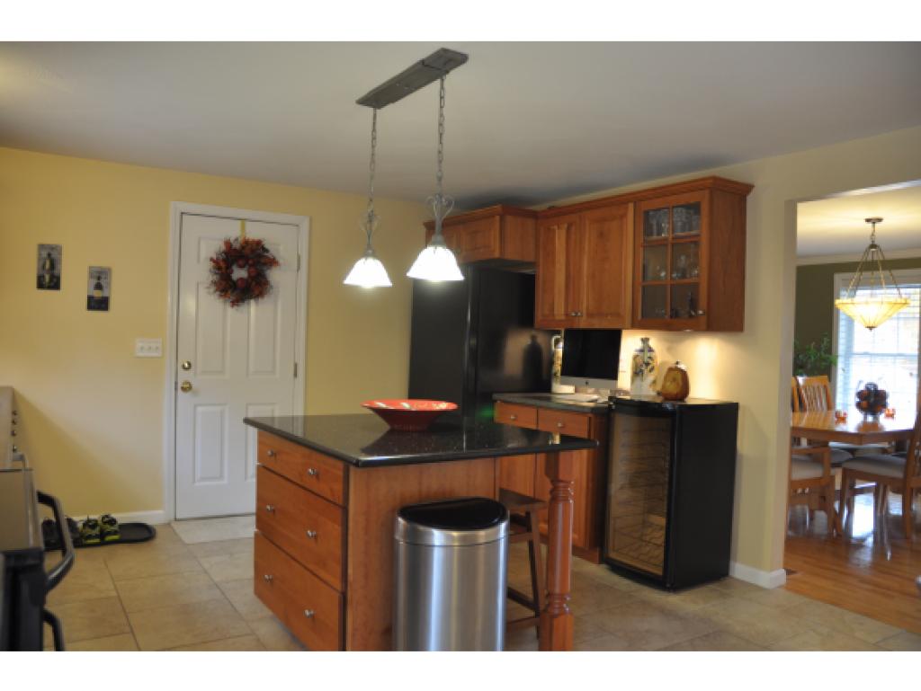 10 Beacon Hill Road Hooksett, NH 03106 - Photo 4 of 23