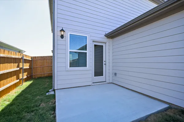 $2,300 | 5804 Swedish Farms Terrace, Del Valle, TX 78617