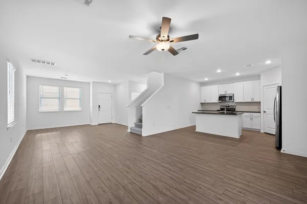 $2,300 | 5804 Swedish Farms Terrace, Del Valle, TX 78617