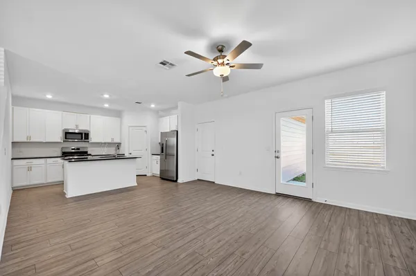$2,300 | 5804 Swedish Farms Terrace, Del Valle, TX 78617