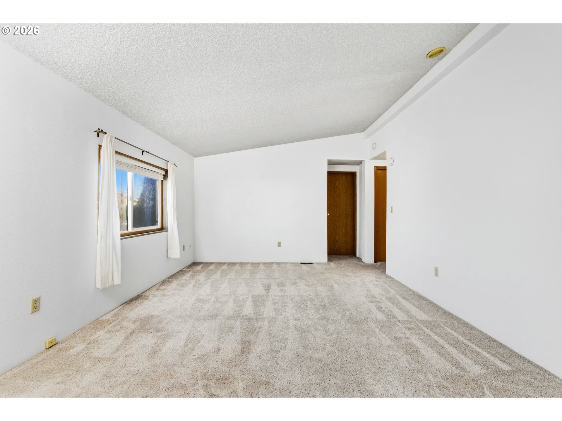 4400 Bren Loop Northeast Salem, OR 97305 - Photo 6 of 34