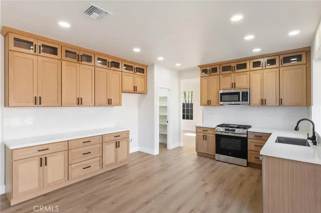 $1,099,990 | 1015 East Deerfield Street, Ontario, CA 91761