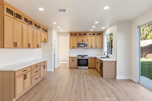 $1,099,990 | 1015 East Deerfield Street, Ontario, CA 91761