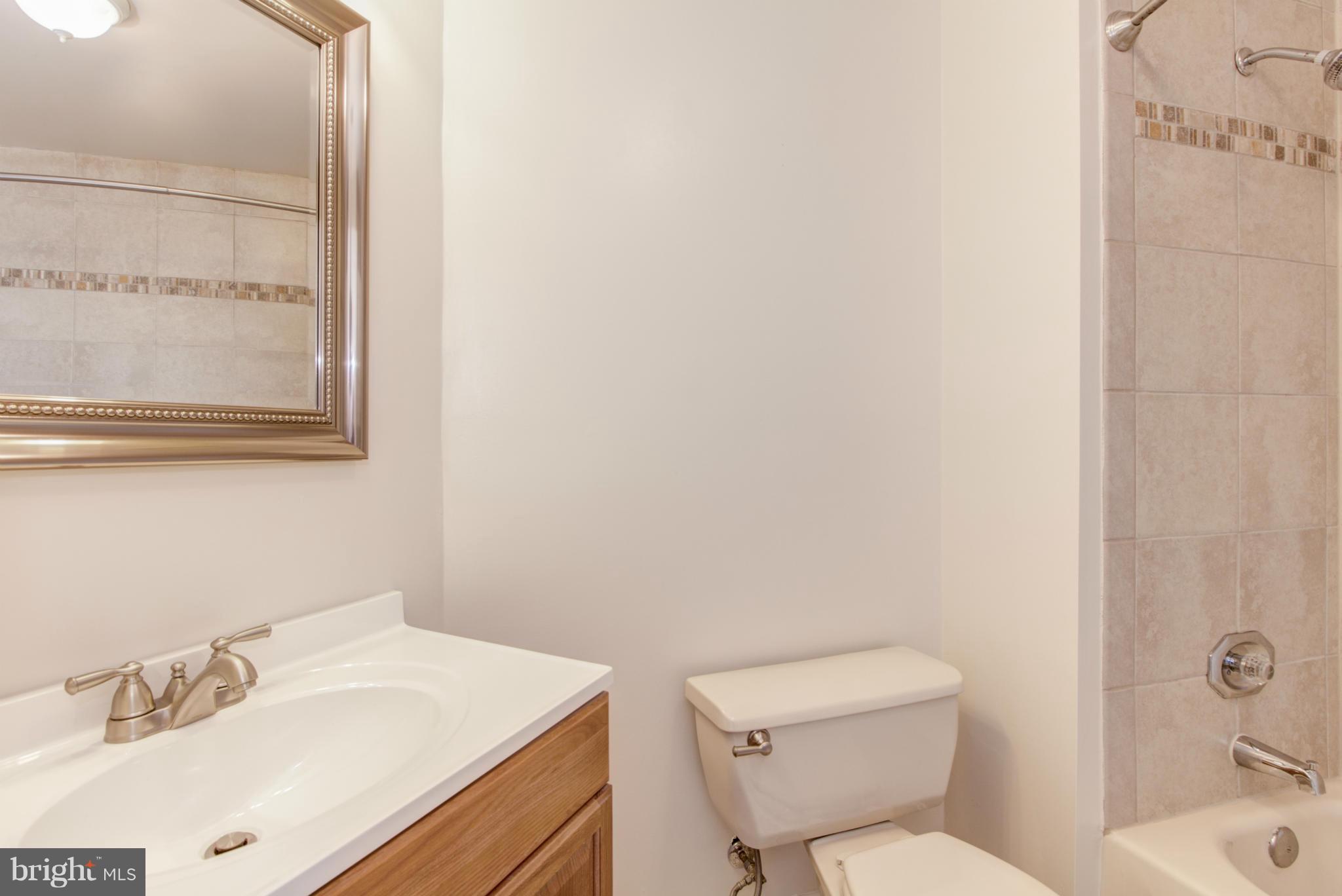 11184 Harbor Court, Unit 11184 Reston, VA 20191 - Photo 16 of 19 Bath (Master)