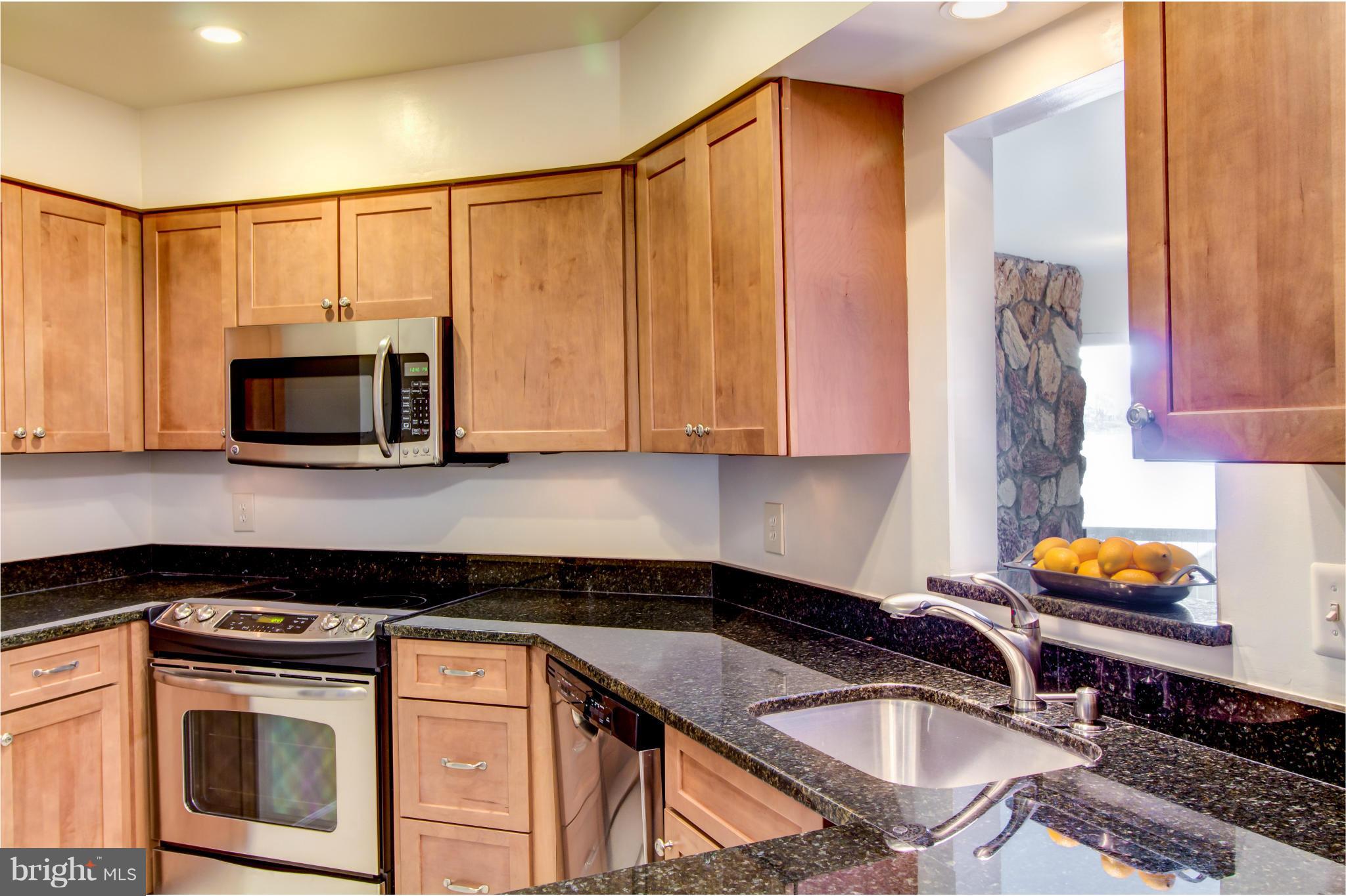 11184 Harbor Court, Unit 11184 Reston, VA 20191 - Photo 8 of 19 Kitchen