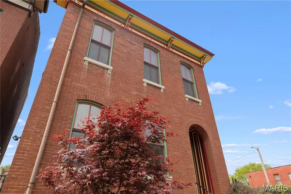 $538,000 | 2613 South 11th Street, St. Louis, MO 63118