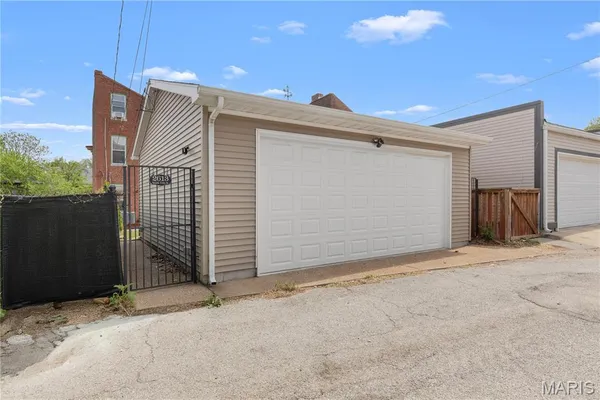 $538,000 | 2613 South 11th Street, St. Louis, MO 63118