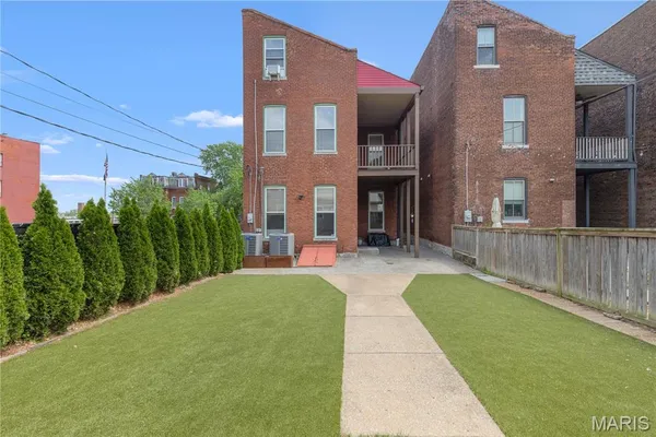 $538,000 | 2613 South 11th Street, St. Louis, MO 63118