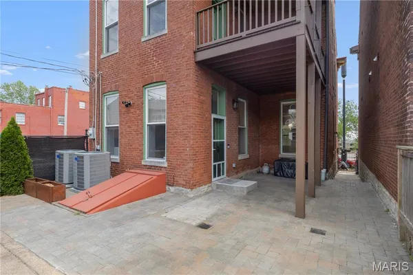 $538,000 | 2613 South 11th Street, St. Louis, MO 63118