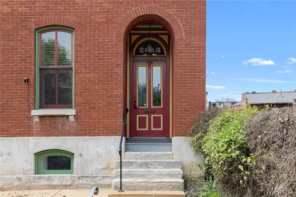 $538,000 | 2613 South 11th Street, St. Louis, MO 63118