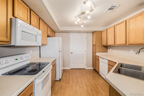 $239,900 | 5726 North Genoa Way, Unit 301, Aurora, CO 80019