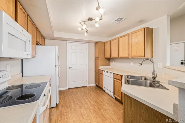 $239,900 | 5726 North Genoa Way, Unit 301, Aurora, CO 80019