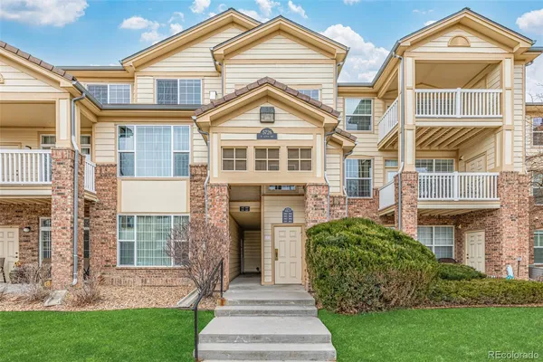 $239,900 | 5726 North Genoa Way, Unit 301, Aurora, CO 80019