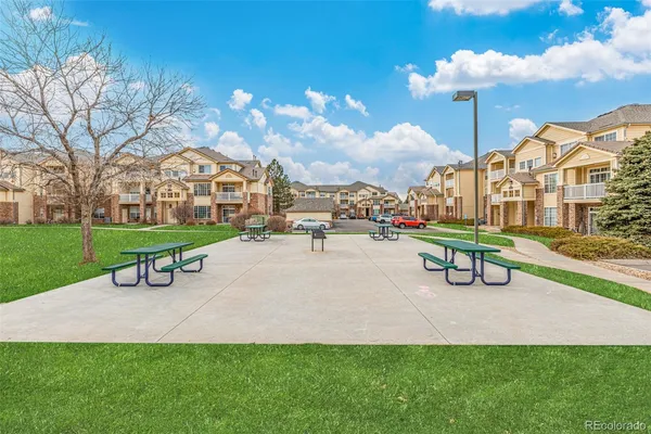 $239,900 | 5726 North Genoa Way, Unit 301, Aurora, CO 80019