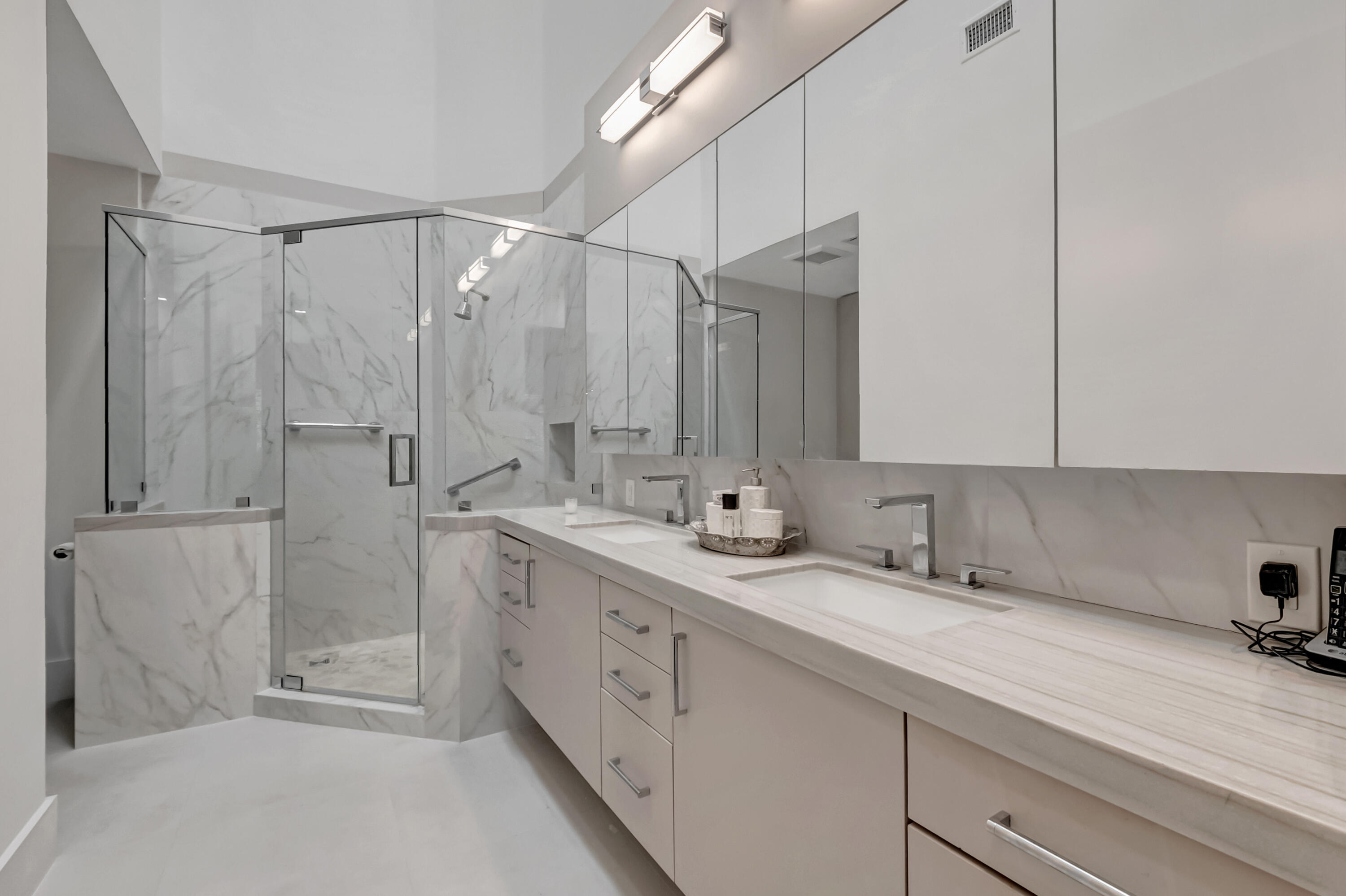 21254 Clubside Drive, Unit B Boca Raton, FL 33434 - Photo 25 of 72 PRIMARY BATHROOM