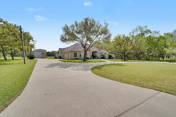 $765,000 | 109 Avenue J, Dickinson, TX 77539