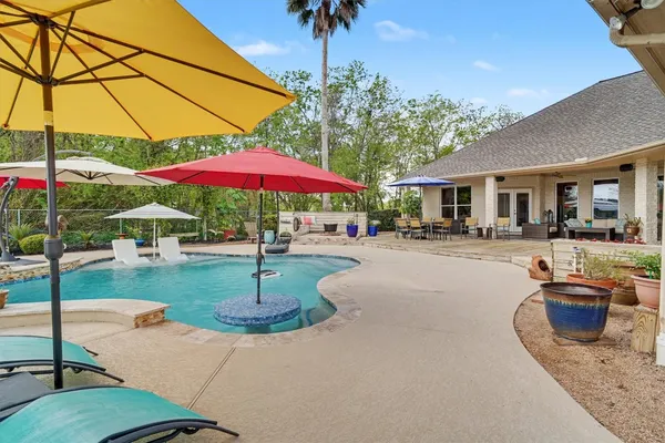 $765,000 | 109 Avenue J, Dickinson, TX 77539