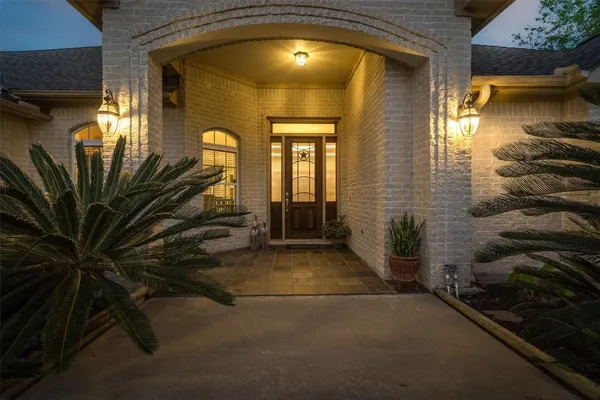 $765,000 | 109 Avenue J, Dickinson, TX 77539