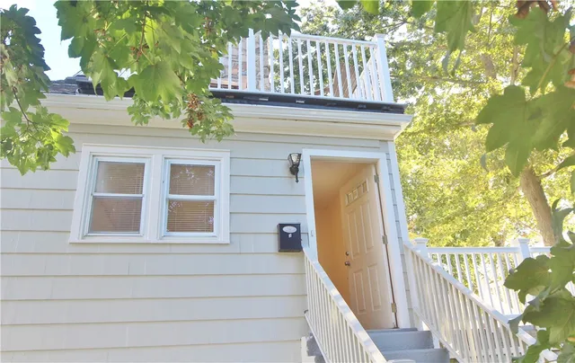 $2,600 | 23 Smith Avenue, Unit 3, Newport, RI 02840