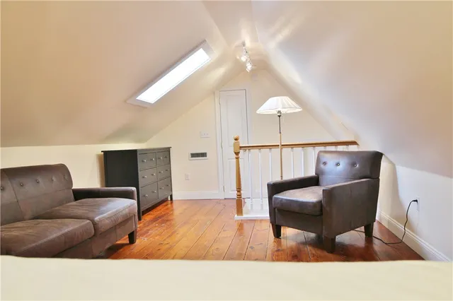 $2,600 | 23 Smith Avenue, Unit 3, Newport, RI 02840