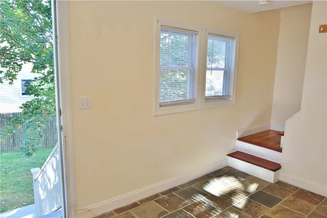 $2,600 | 23 Smith Avenue, Unit 3, Newport, RI 02840