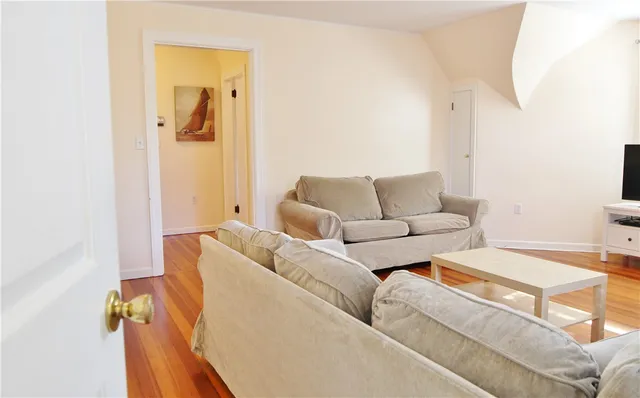 $2,600 | 23 Smith Avenue, Unit 3, Newport, RI 02840