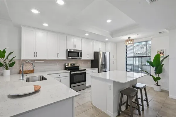 $465,000 | 5721 Palmer Circle, Unit 101, Lakewood Ranch, FL 34211