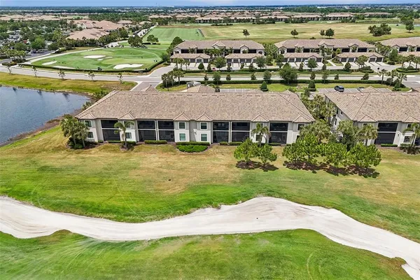 $465,000 | 5721 Palmer Circle, Unit 101, Lakewood Ranch, FL 34211