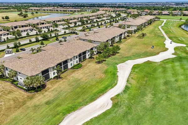 $465,000 | 5721 Palmer Circle, Unit 101, Lakewood Ranch, FL 34211