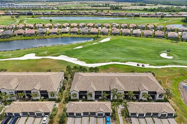 $465,000 | 5721 Palmer Circle, Unit 101, Lakewood Ranch, FL 34211