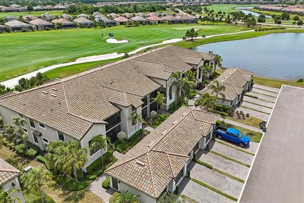 $465,000 | 5721 Palmer Circle, Unit 101, Lakewood Ranch, FL 34211