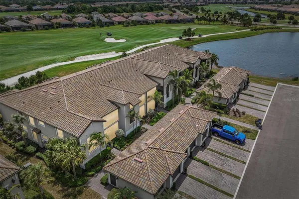 $465,000 | 5721 Palmer Circle, Unit 101, Lakewood Ranch, FL 34211