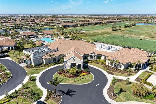 $465,000 | 5721 Palmer Circle, Unit 101, Lakewood Ranch, FL 34211